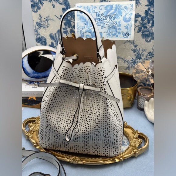🆕 FURLA 🧿 NWOT Constanza Laser Cut Leather Drawstring Bucket Bag, Chalk - Picture 3 of 16